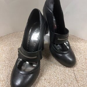 BCBG Lotun black leather Mary Jane heel pumps zipper accent 7B/37 women’s shoes